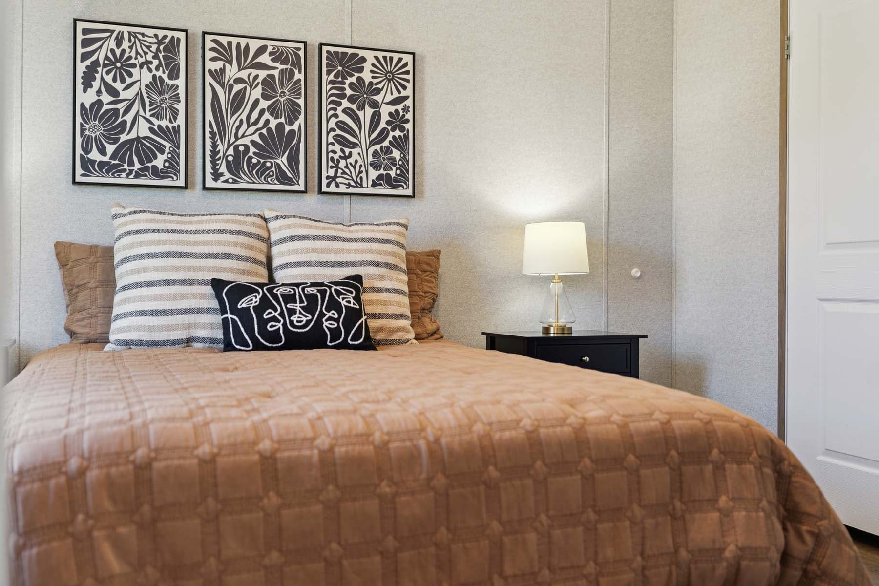 Thrifty  home features