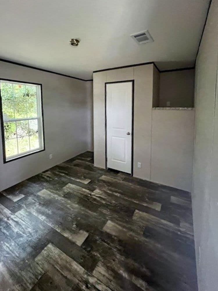 Wallboard 14 x 37 1 bed 1 bath 493 sq ft interior home features