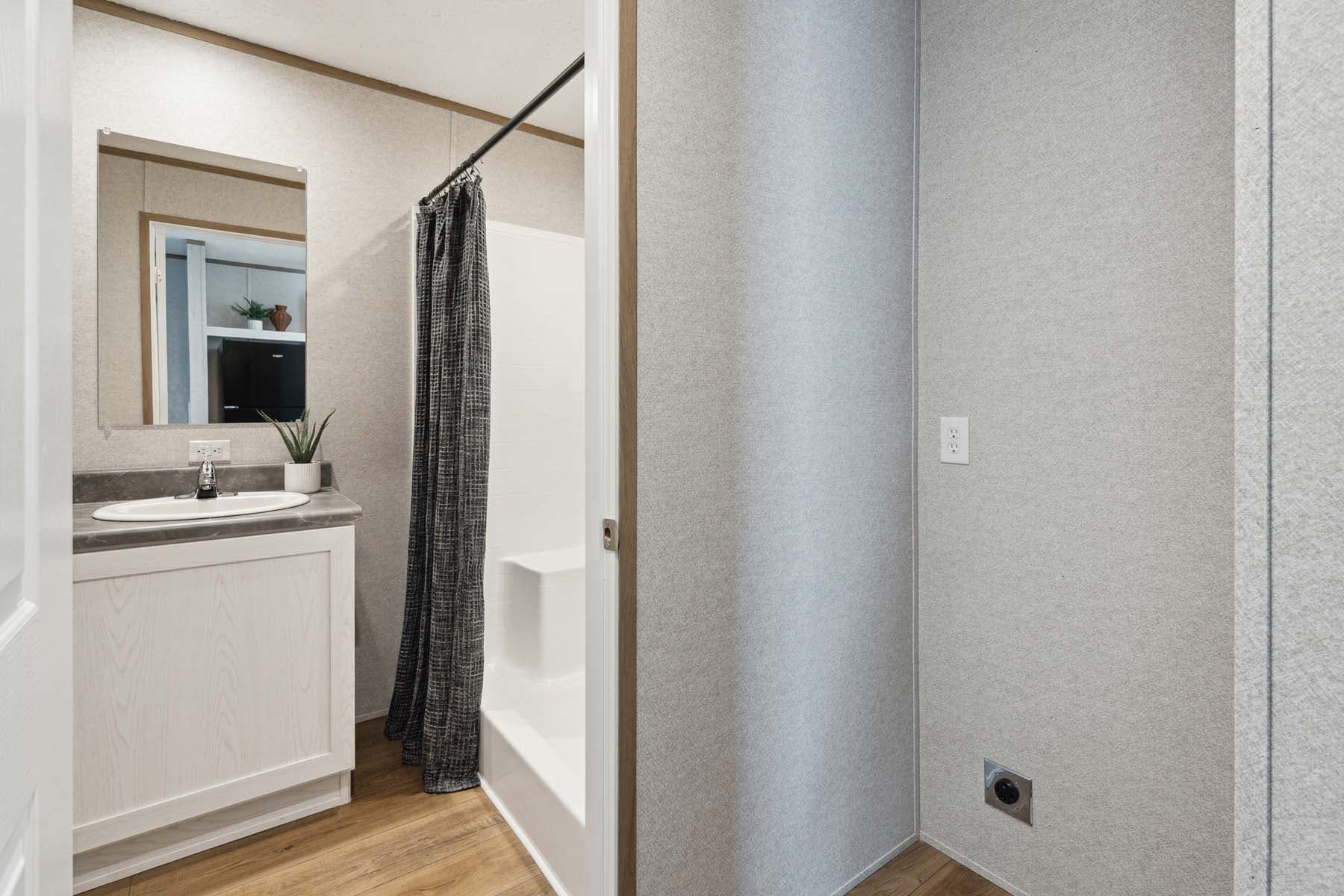 Thrifty  home features