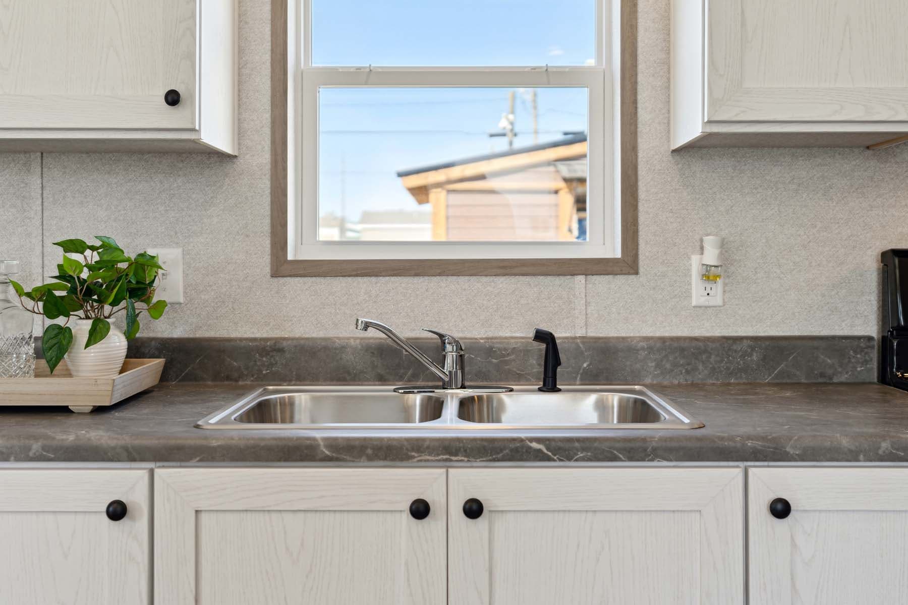 Thrifty  home features