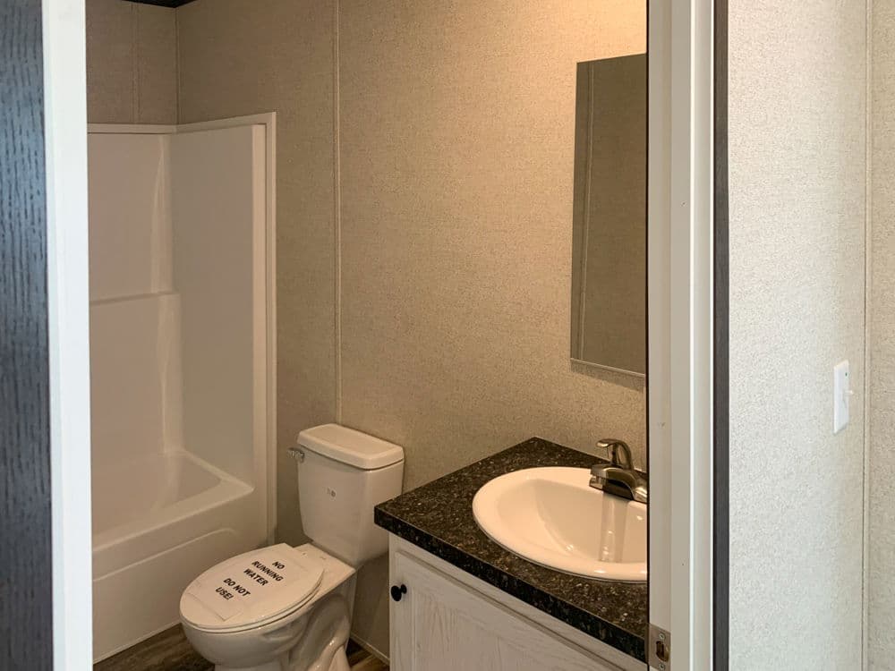 Wallboard 28 x 68 4 bed 2 bath 1,814 sq ft  bathroom home features