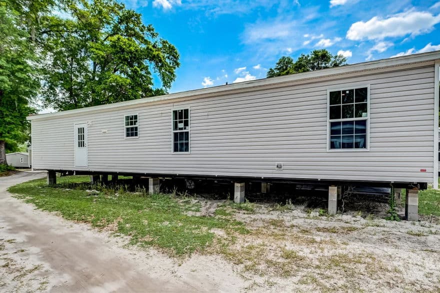 Wallboard 28 x 56 3 bed 2 bath 1,494 sq ft elevation and exterior home features