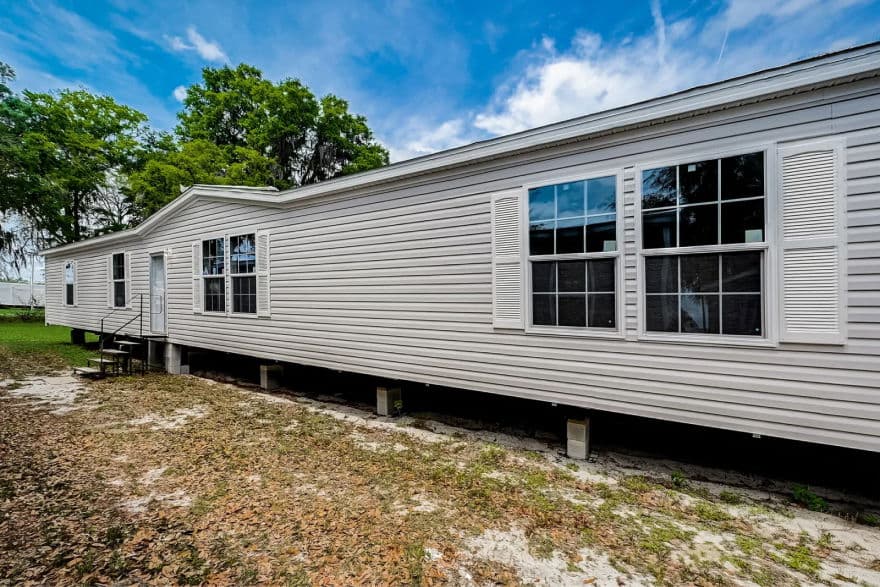 Wallboard 28 x 76 5 bed 3 bath 2,027 sq ft elevation and exterior home features