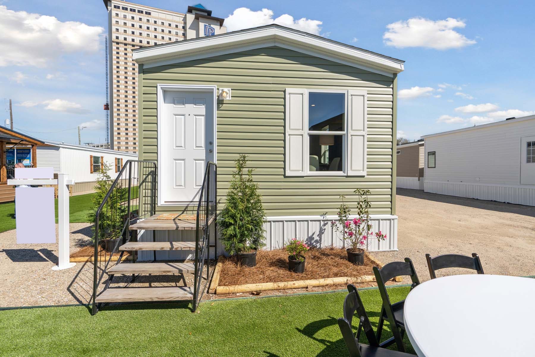 Thrifty  home features