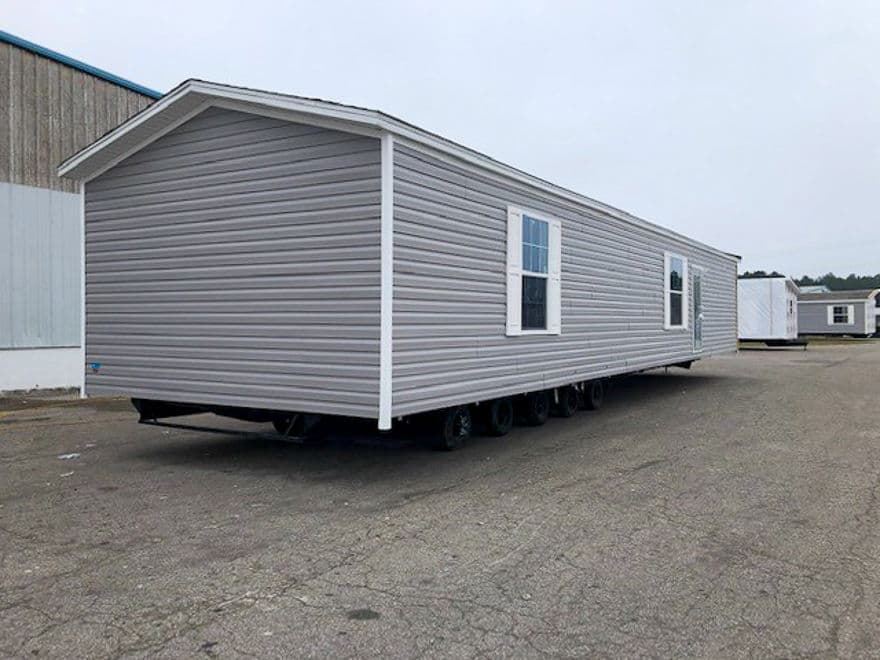 Wallboard 16 x 60 2 bed 2 bath 910 sq ft exterior home features