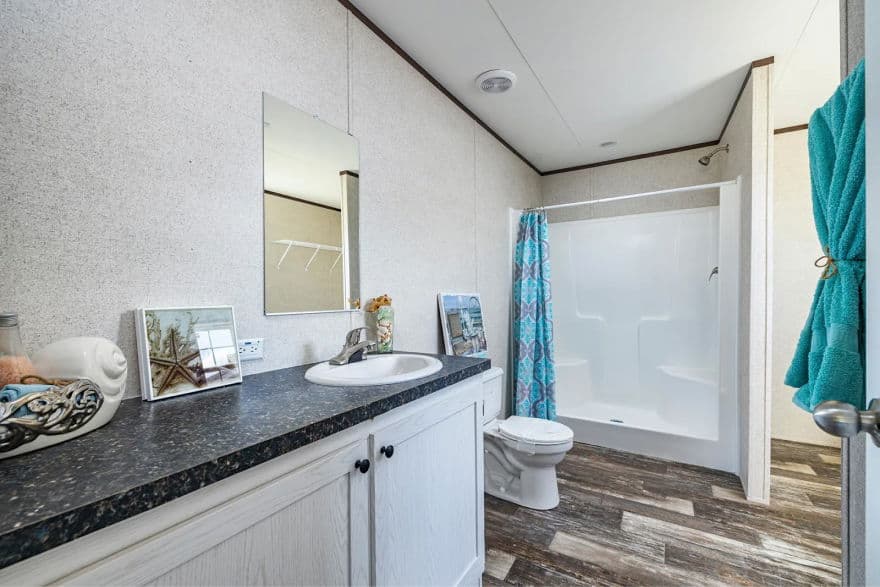 Wallboard 28 x 56 3 bed 2 bath 1,494 sq ft bathroom home features