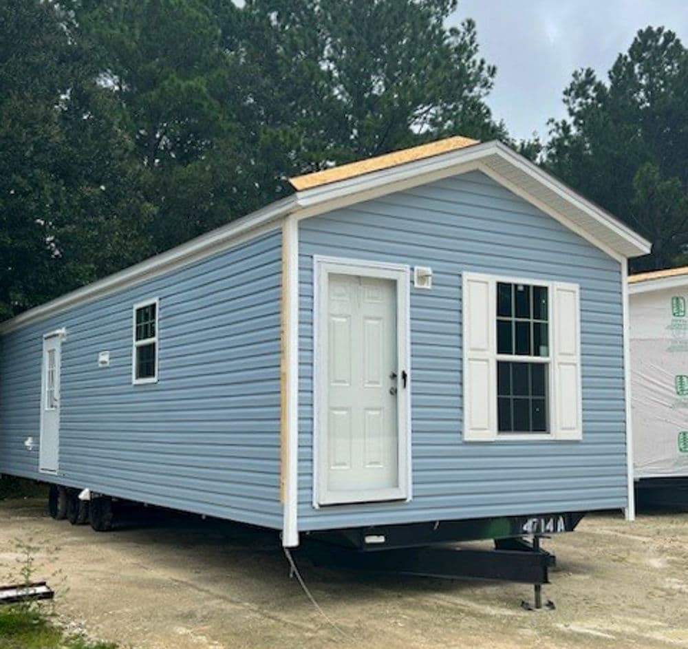 Wallboard 14 x 37 1 bed 1 bath 493 sq ft hero home features
