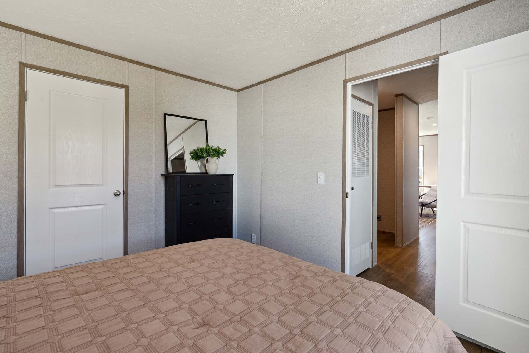 Thrifty  home features