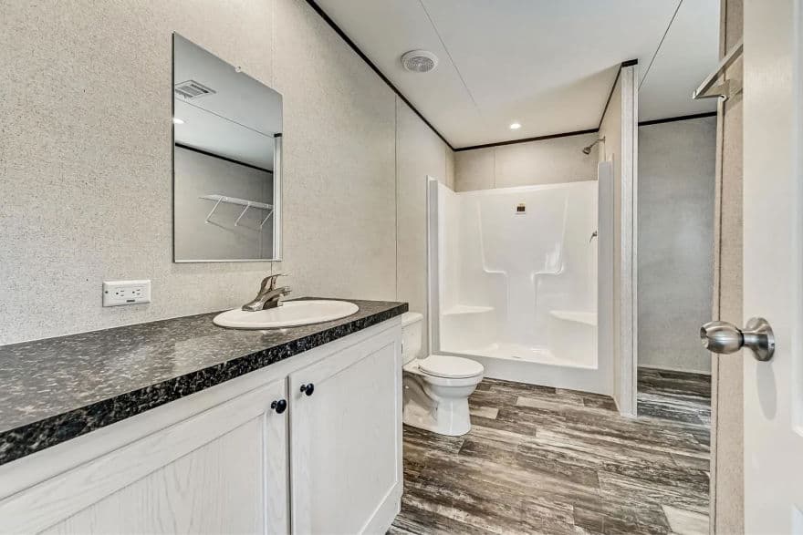 Wallboard 28 x 56 3 bed 2 bath 1,494 sq ft bathroom home features