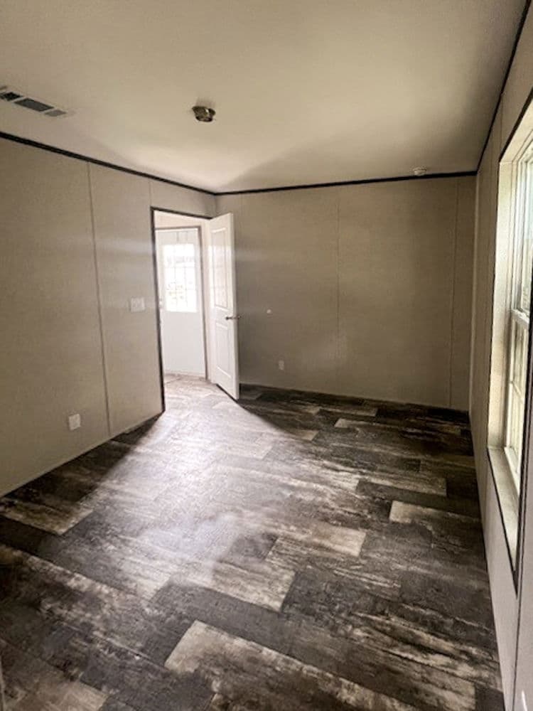 Wallboard 14 x 37 1 bed 1 bath 493 sq ft interior home features