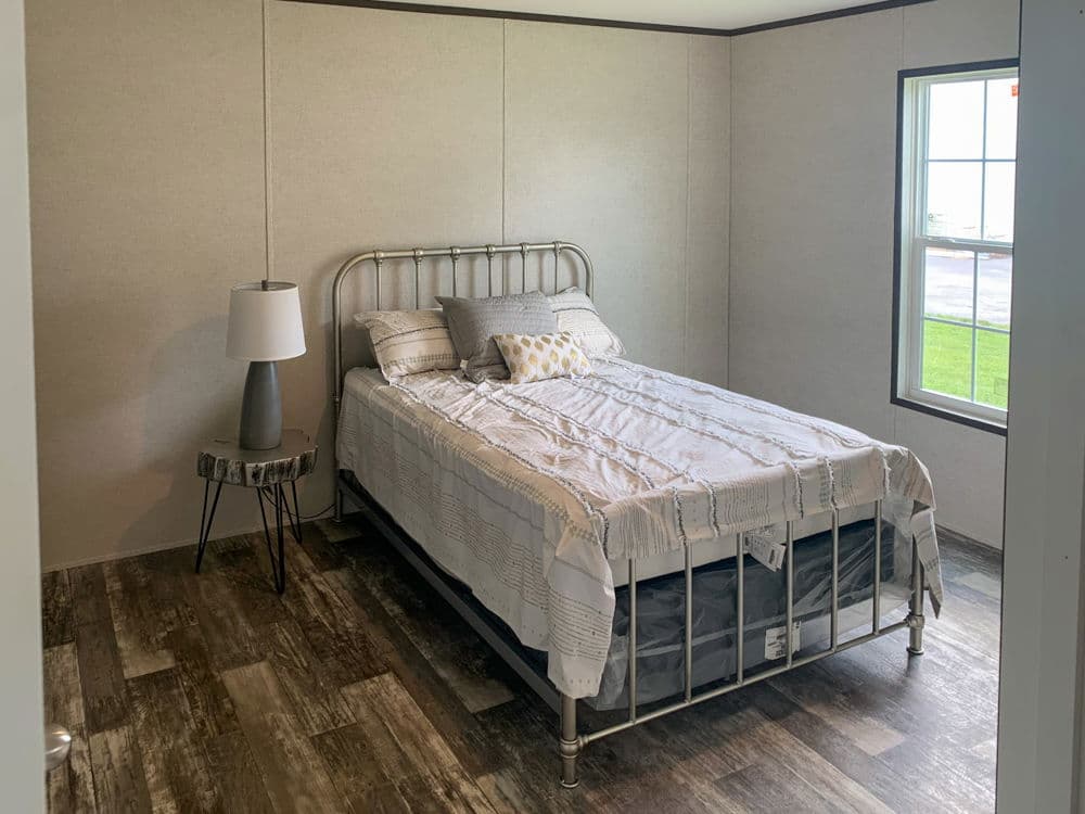 Wallboard 28 x 68 4 bed 2 bath 1,814 sq ft  interior and bedroom home features